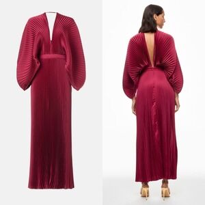 L'IDÉE Versailles Red Satin Pleated Gown $529 - Size US 8